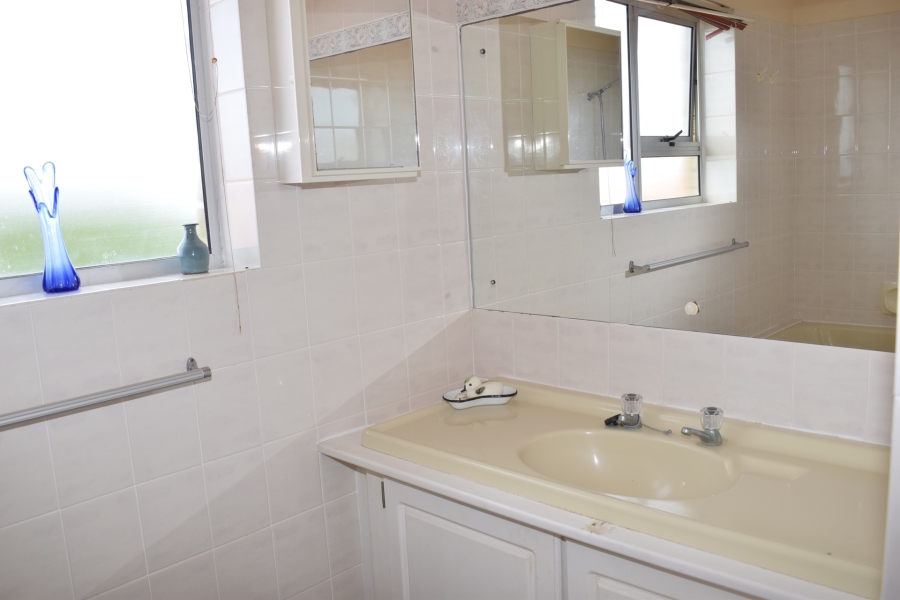 2 Bedroom Property for Sale in Struisbaai Western Cape